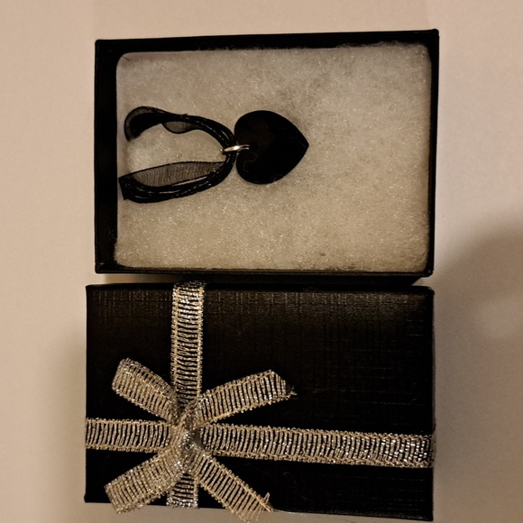 Total Eclipse Crystal Heart Necklace - Picture 3 of 5